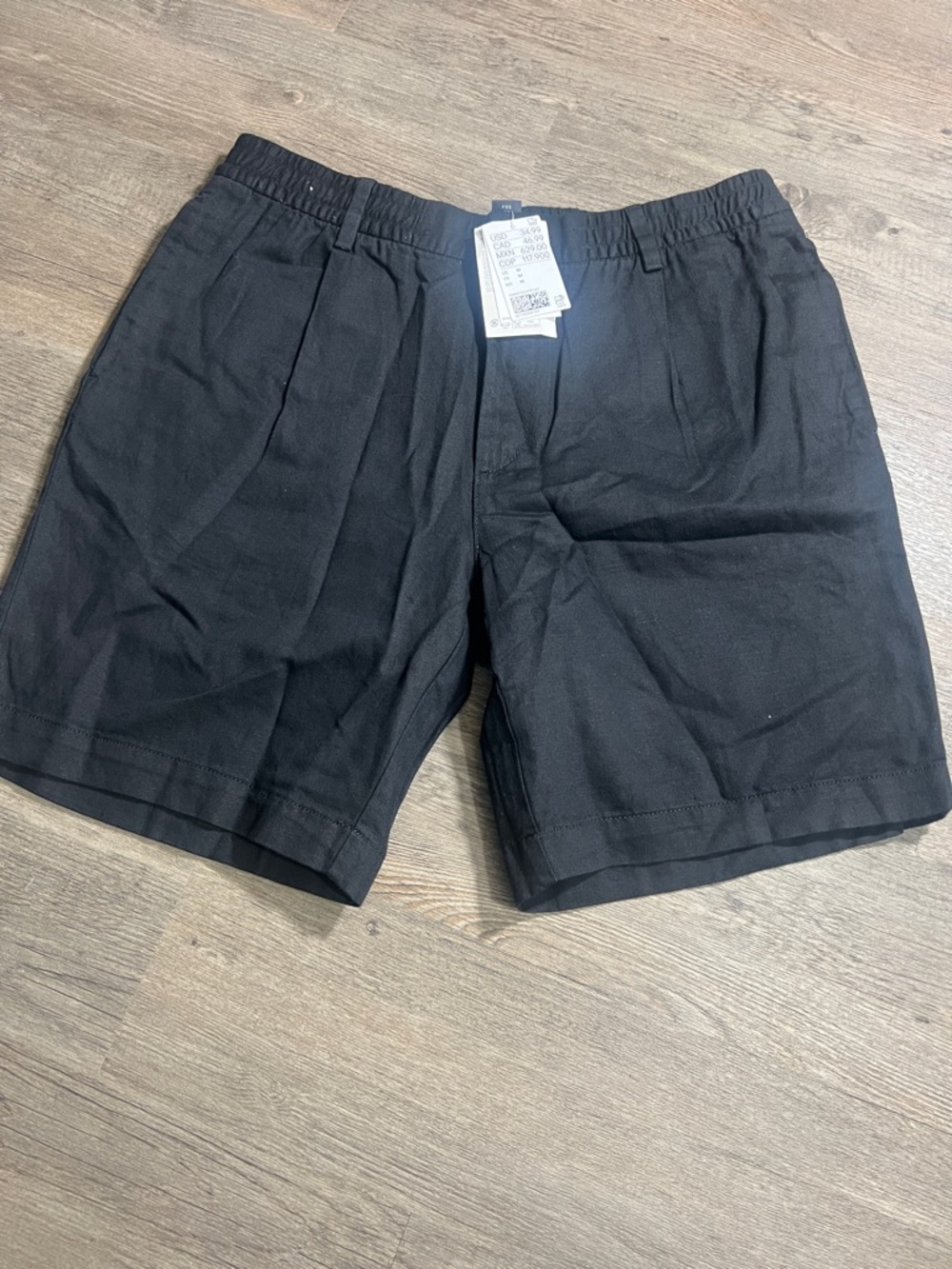 H&M Black Flat-Front Men's Shorts